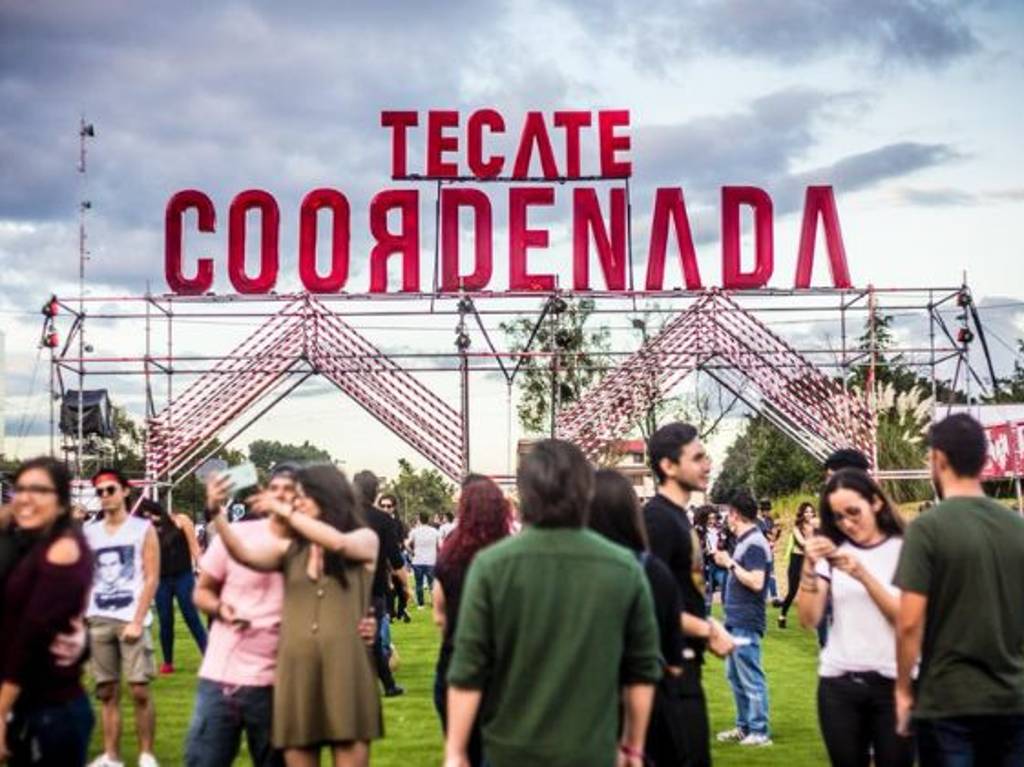 Cartel de Tecate Coordenada: Queens of the Stone Age, Panteón Rococó, DLD y mucho más.