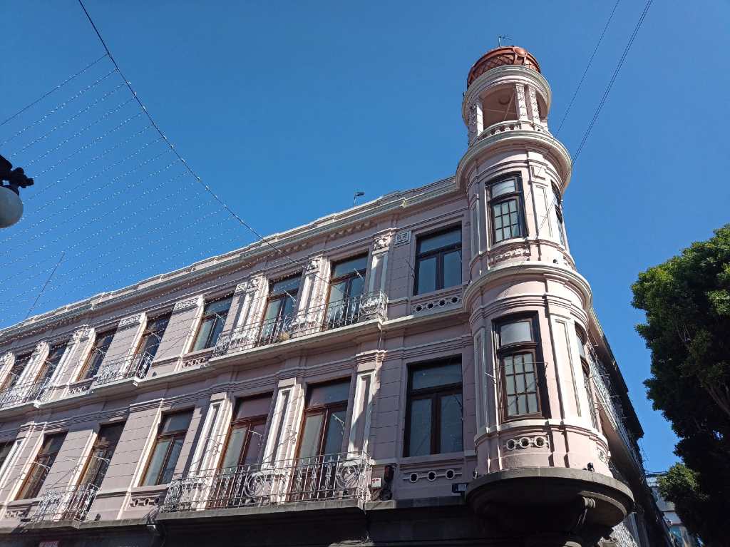 edificio antiguo circulo español en puebla