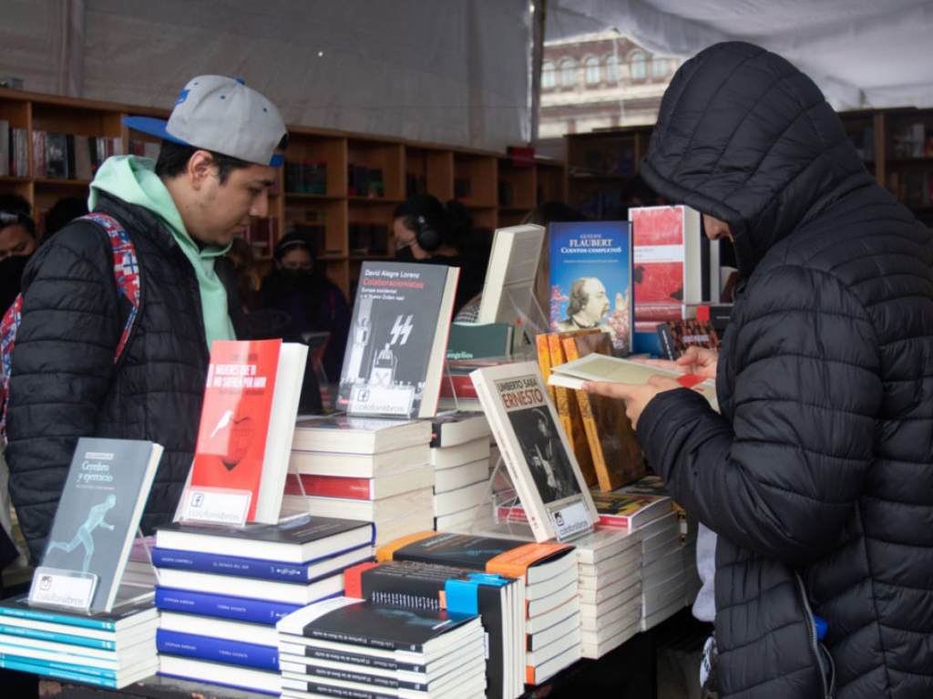 Feria del libro gratis en el Zócalo de la CDMX