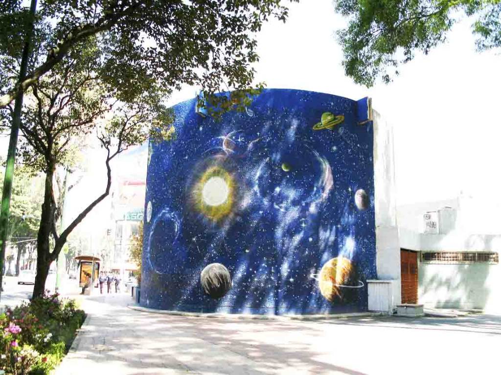 Planetario Joaquín Gallo sede de Galáctico Bazar en junio