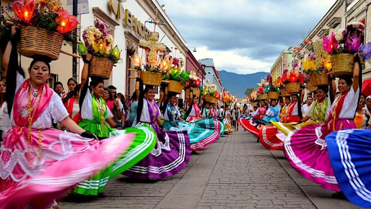 La Guelaguetza 2023 llega gratis en julio al Zócalo de CDMX