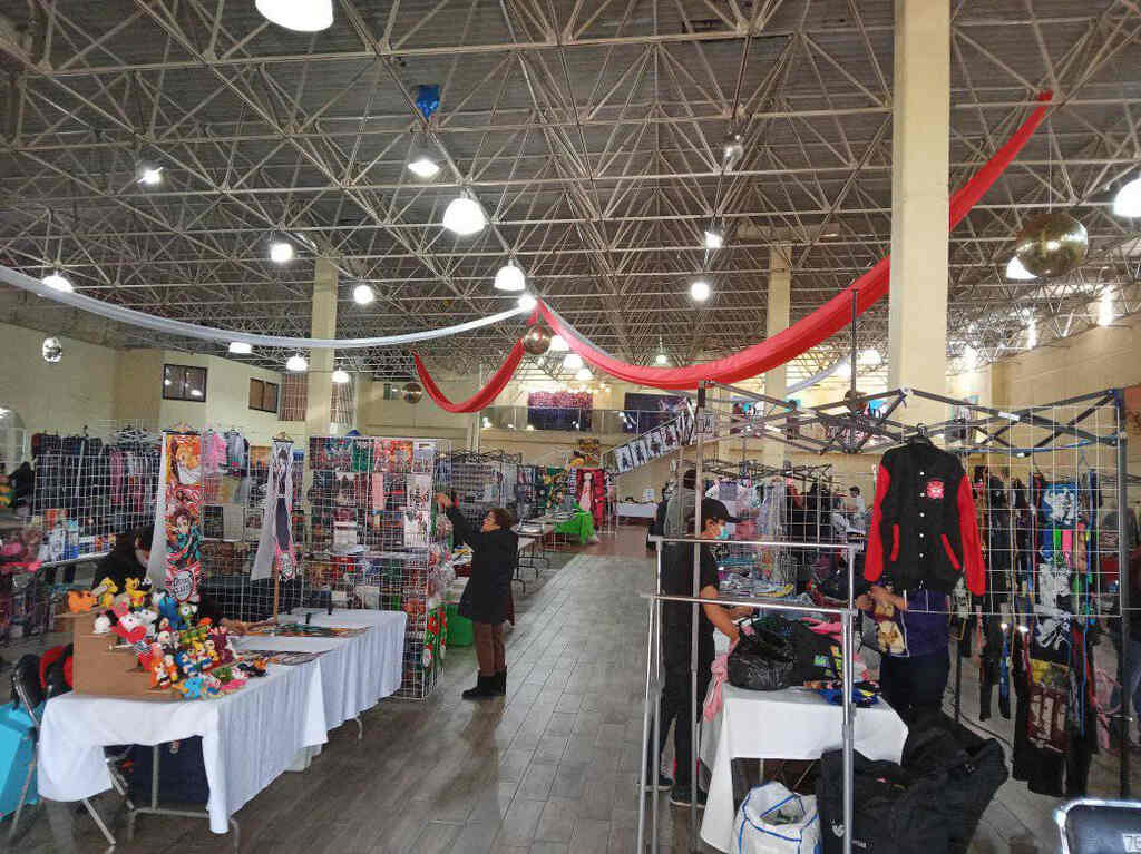 Segundo Mega Bazar Outlet de Fan Fest