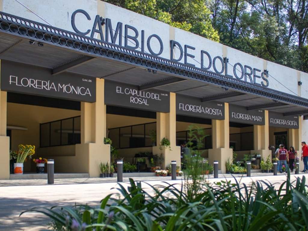 “Cambio de  Dolores”, el mercado de flores en Chapultepec
