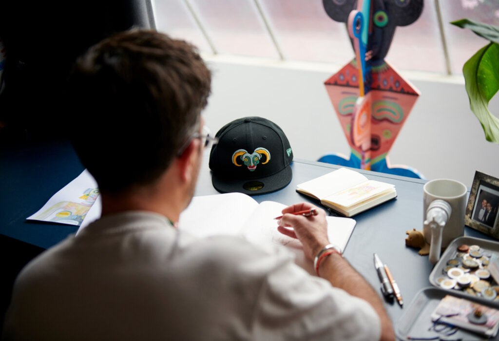 New Era presenta su colección Horóscopos x Tellaeche, inspirada en los signos zodiacales