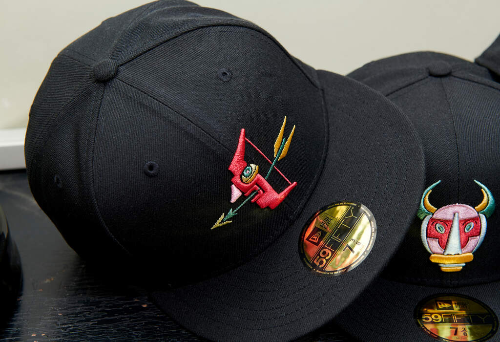 New Era presenta su colección Horóscopos x Tellaeche, inspirada en los signos zodiacales