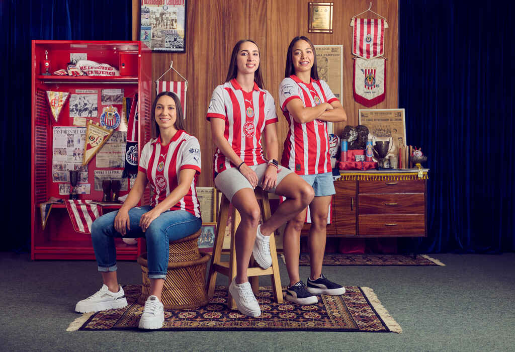 PUMA presenta el nuevo jersey de local que usará Chivas para sus partidos de local.