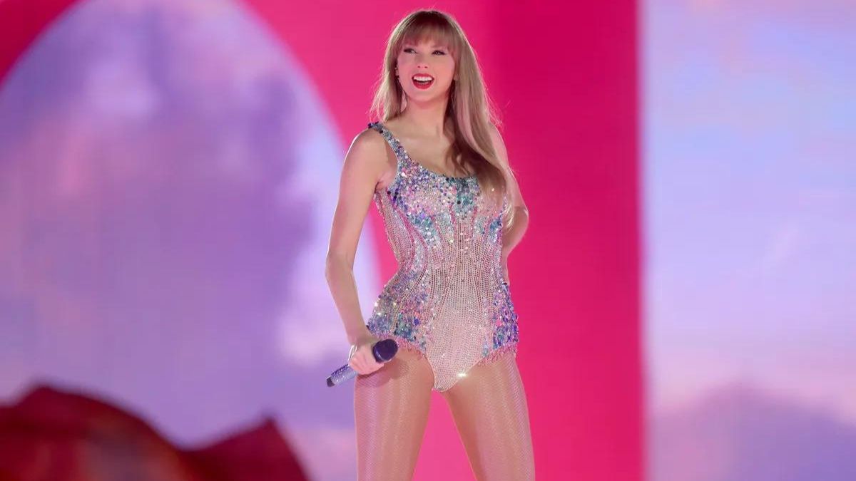 the-eras-tour-lover
