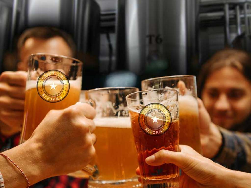 Turibus cervecero con cerveza artesanal en CDMX