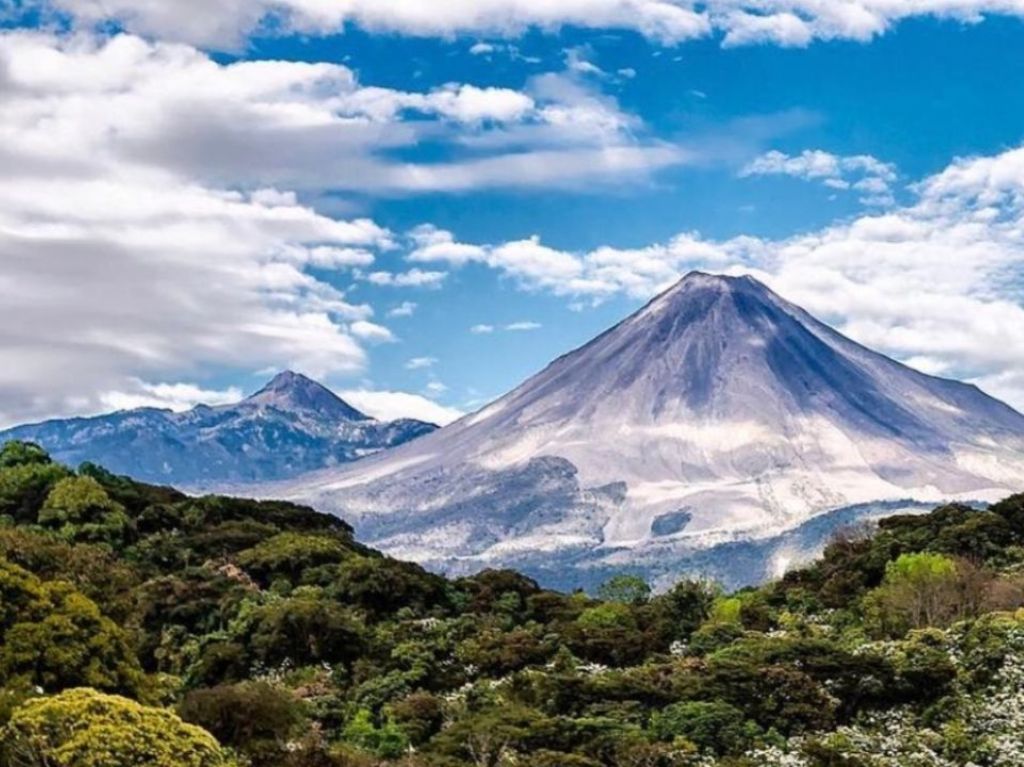 Disfruta del Volcán de Fuego en Colima