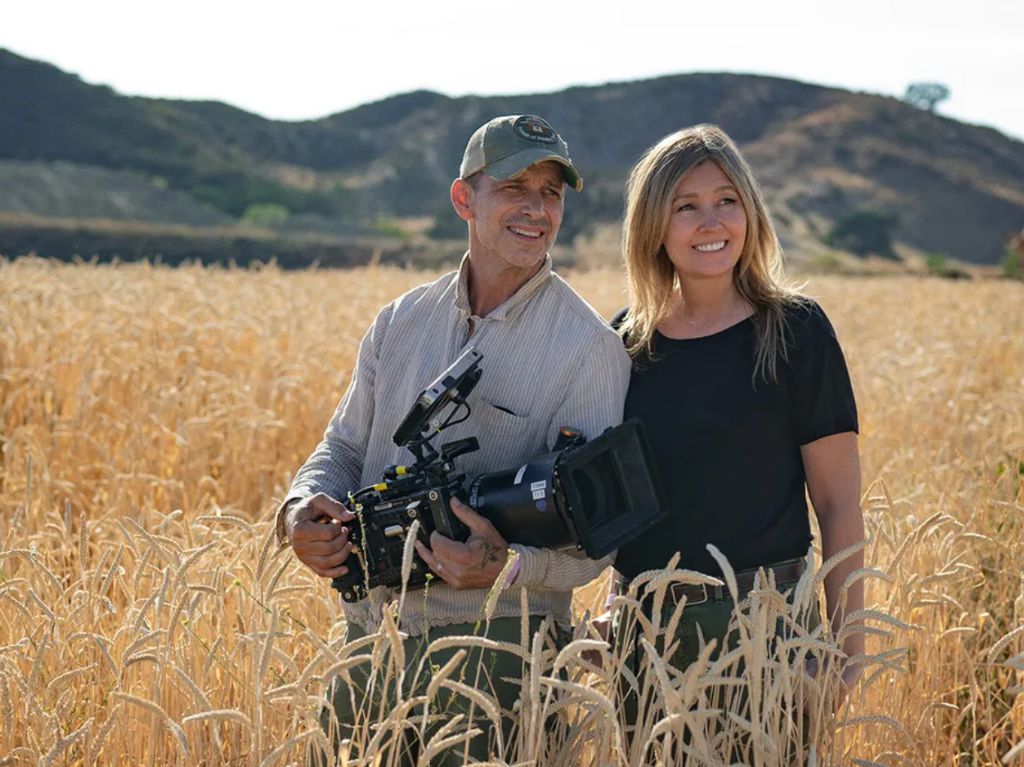 Zack Snyder y Deborah Snyder behind the scenes de Rebel Moon