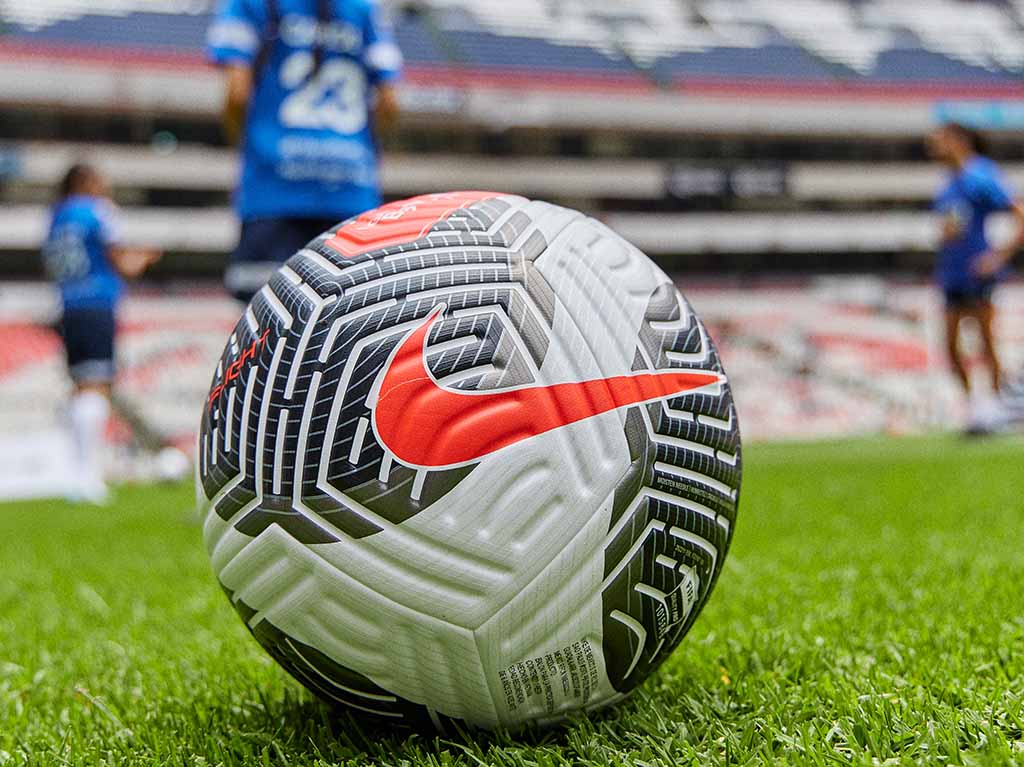 Nike presenta el balón oficial de la Liga BBVA MX Femenil