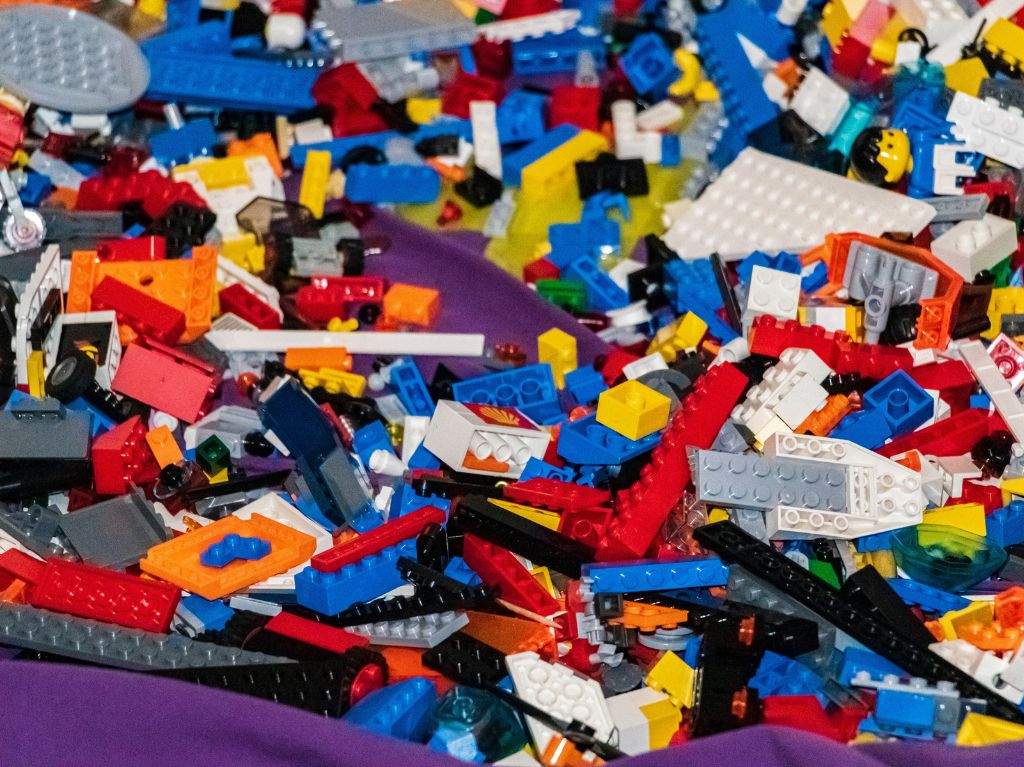 lego-en-plaza-satelite-figuras-destacada