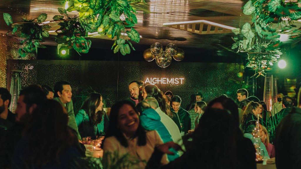 Alchemist Rooftop: la nueva terraza con la mejor vista a la ciudad y coctelería de lujo