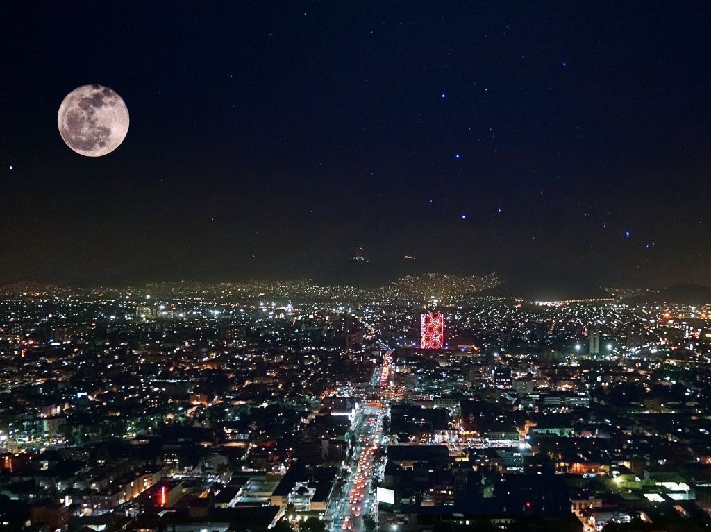 superluna-de-ciervo-ciudad