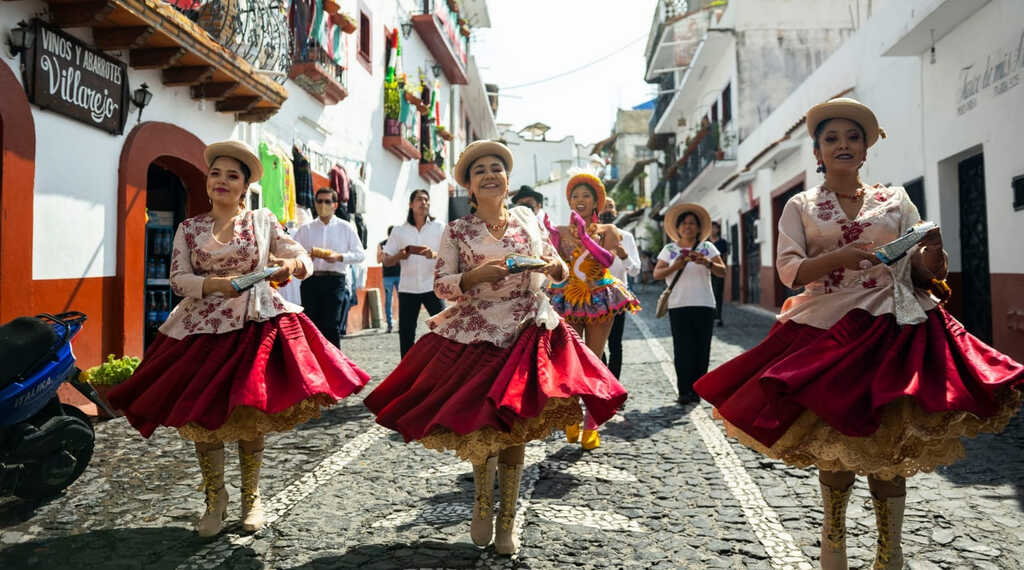 Bolivia Canta y Baila en México