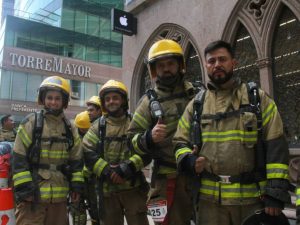 Carrera Vertical de bomberos 2023 ¡Podrás correr con un uniforme real!