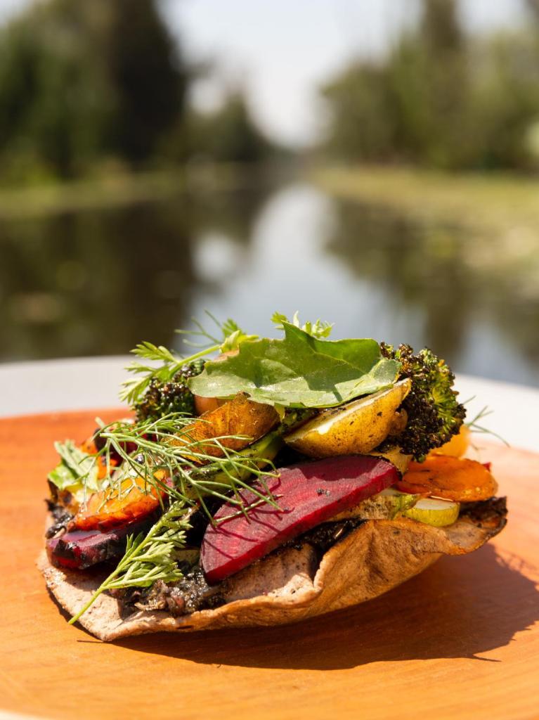 Tostada de vegetales de Arca Tierra