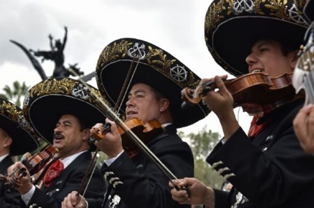 10-canciones-que-no-pueden-faltar-en-tu-noche-mexicana