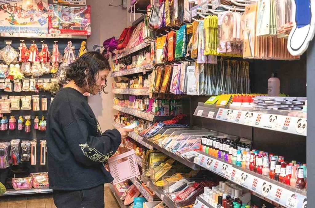 Bodega secreta en la CDMX de artículos chinos