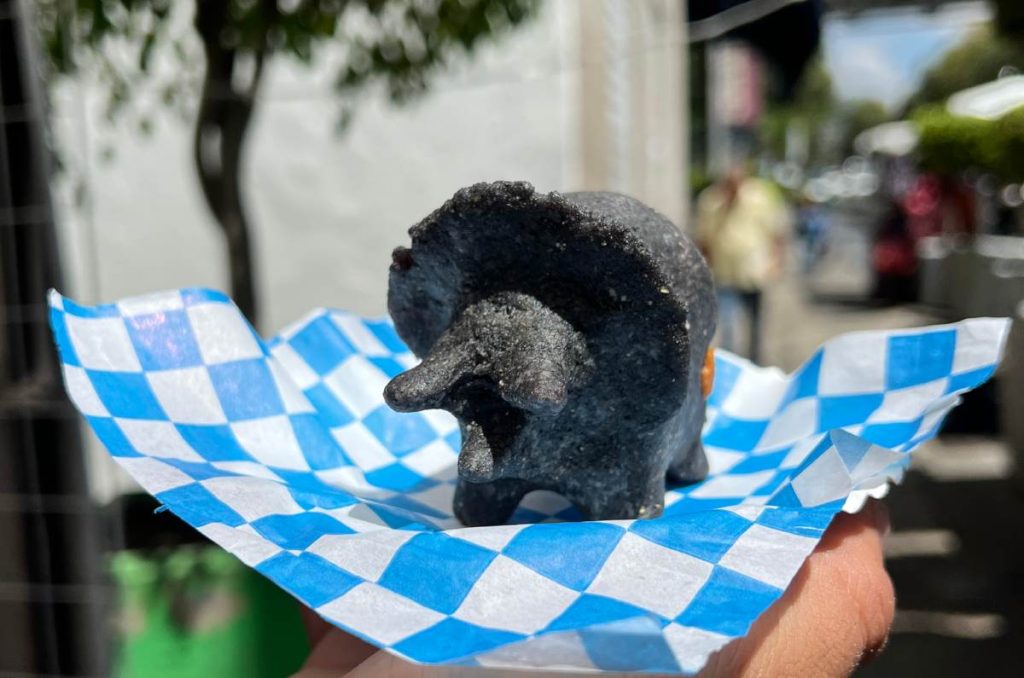 Lánzate por unas Dinoquesadillas afuera del metro Centro Médico ¡Rawr! 0