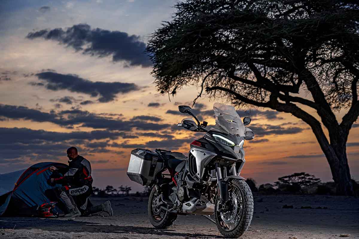 Motos para viajar: Ducati Multistrada V4 Rally y BMW R18 Transcontinental