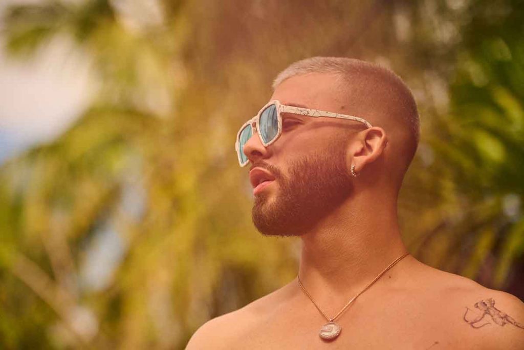 Hawkers y Turizo revolucionan las redes con su colección de lentes