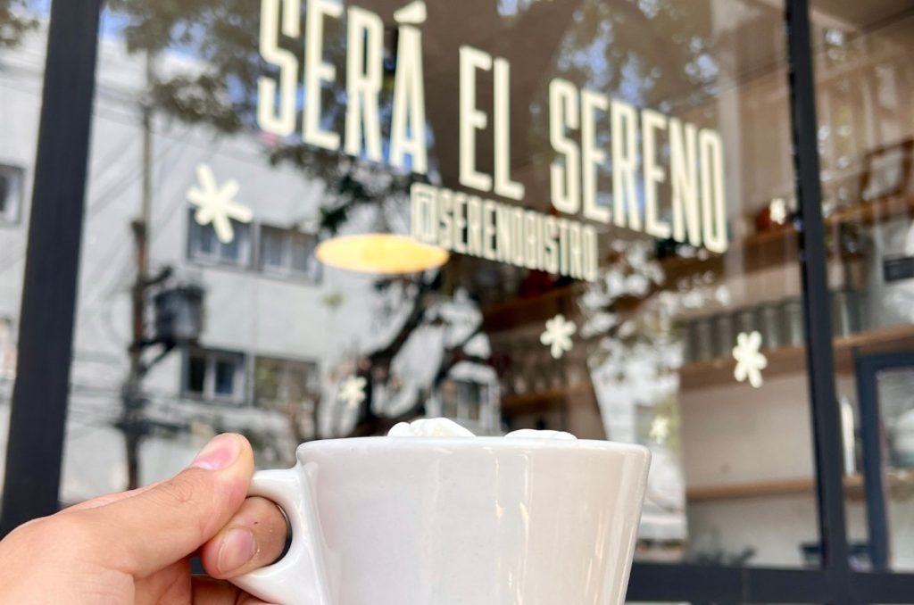 Sereno Bistró: cafecito de colores, waflesándwich y más en CDMX