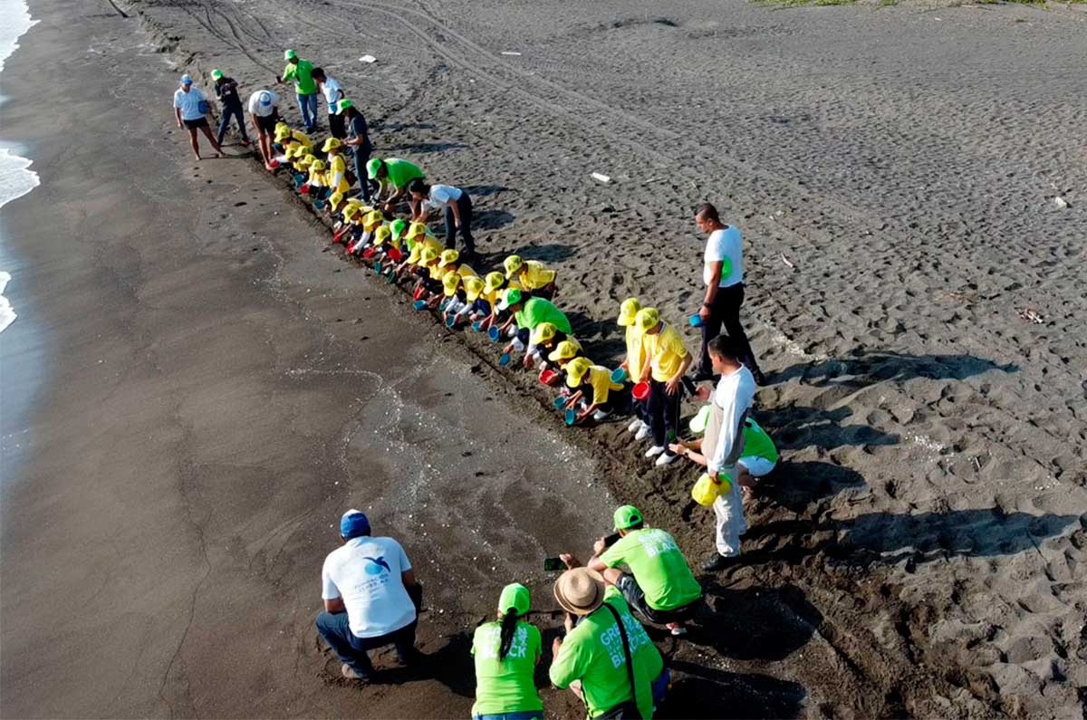 Celebra el Día Internacional de la Limpieza de Playas