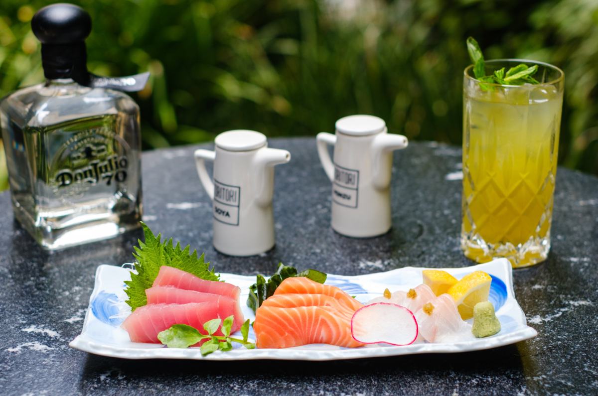 Planea la salida perfecta con tus amigos y disfruta de un buen cóctel en Tori Tori