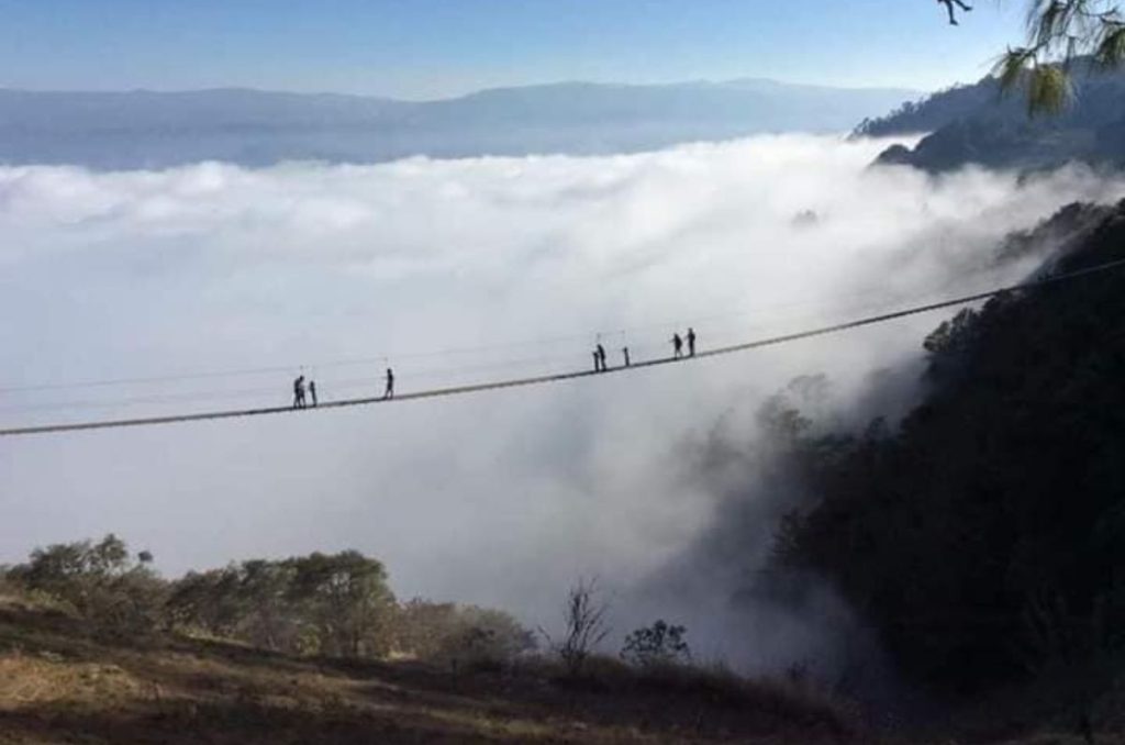 Puente colgante en Tlatlauquitepec, Puebla