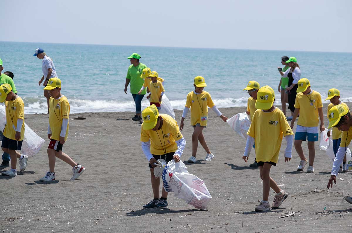 Celebra el Día Internacional de la Limpieza de Playas