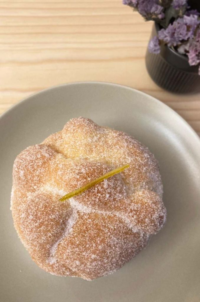 Pan de Muerto de Mignon Patisserie