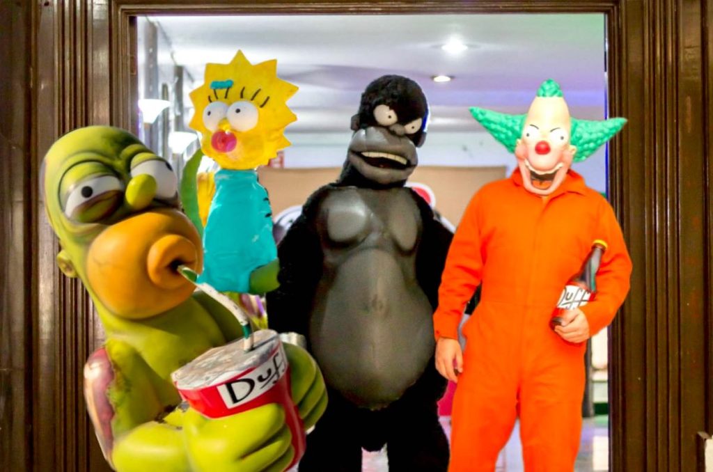 Halloween en la Casita del Horror de los Simpson por menos de $100