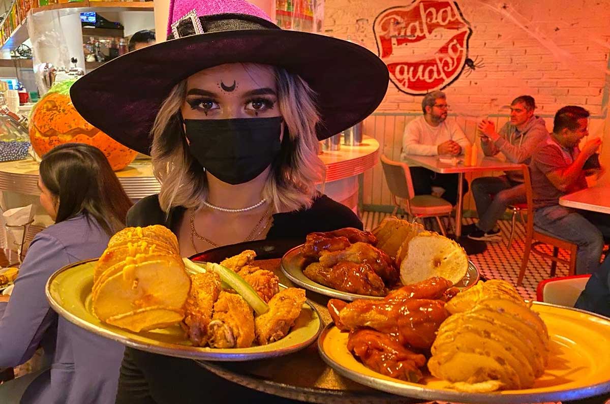 El Hallowing con alitas y papas más delicioso al que asistirás