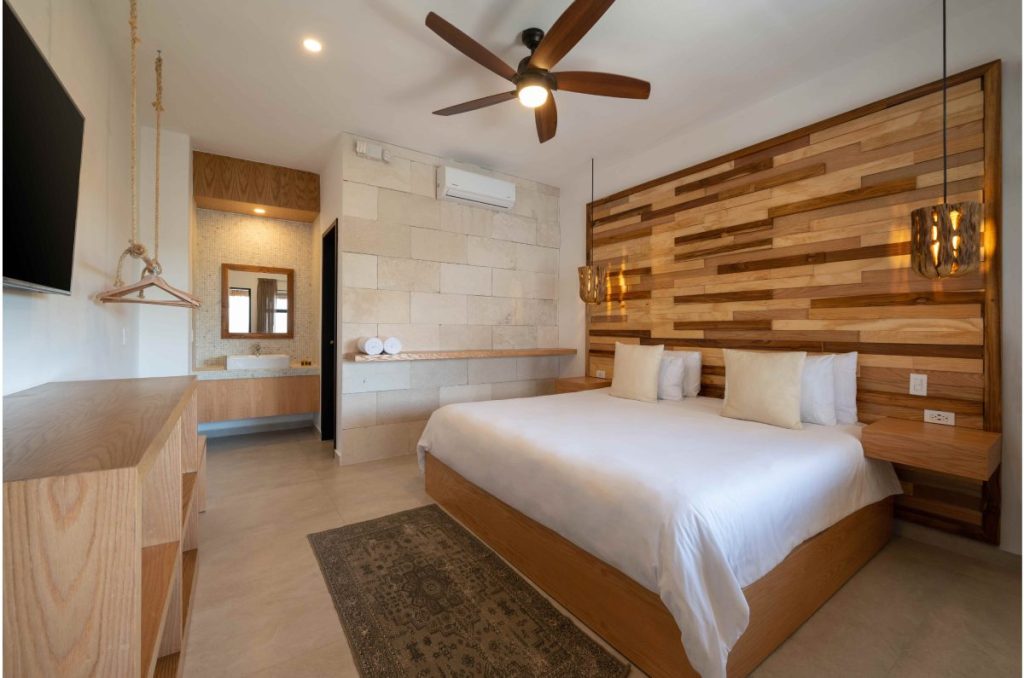 Los prestigiosos premios America Best of Best Awards nominan a Mayan Monkey 0