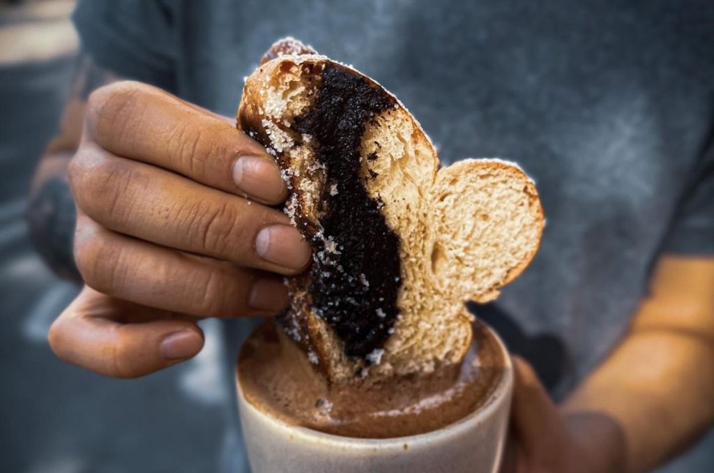 Top lugares con pan de muerto relleno en CDMX