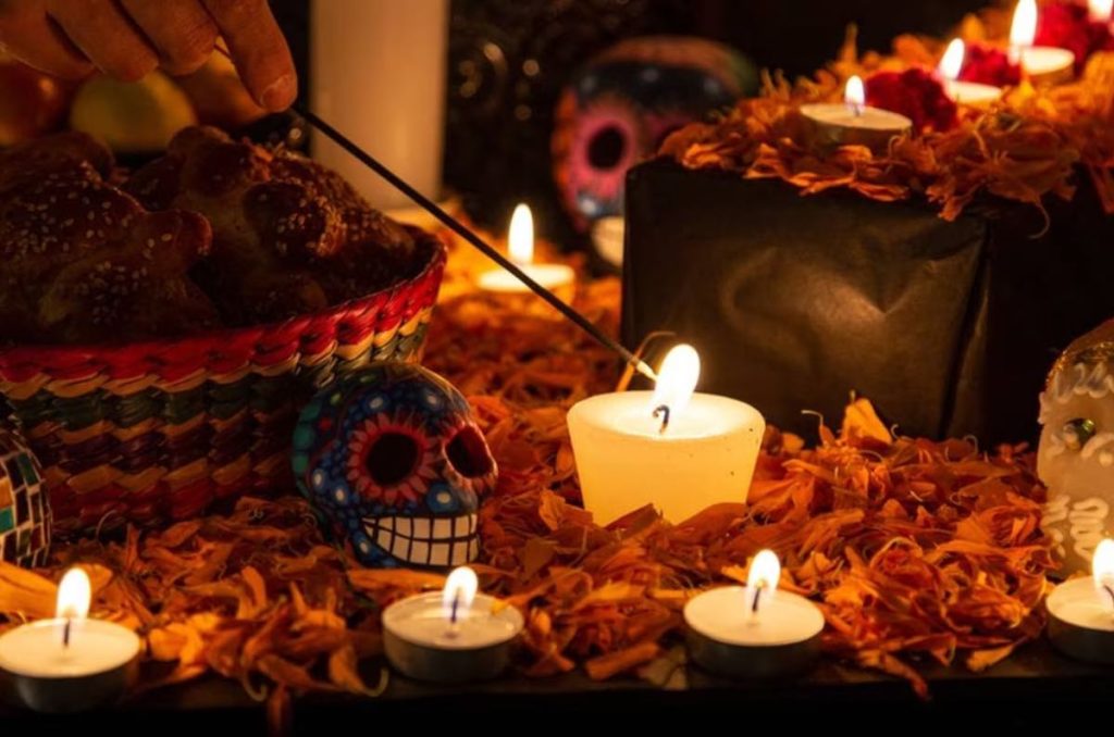 Noche de las Ánimas en Mux: una celebración con sabor mexicano