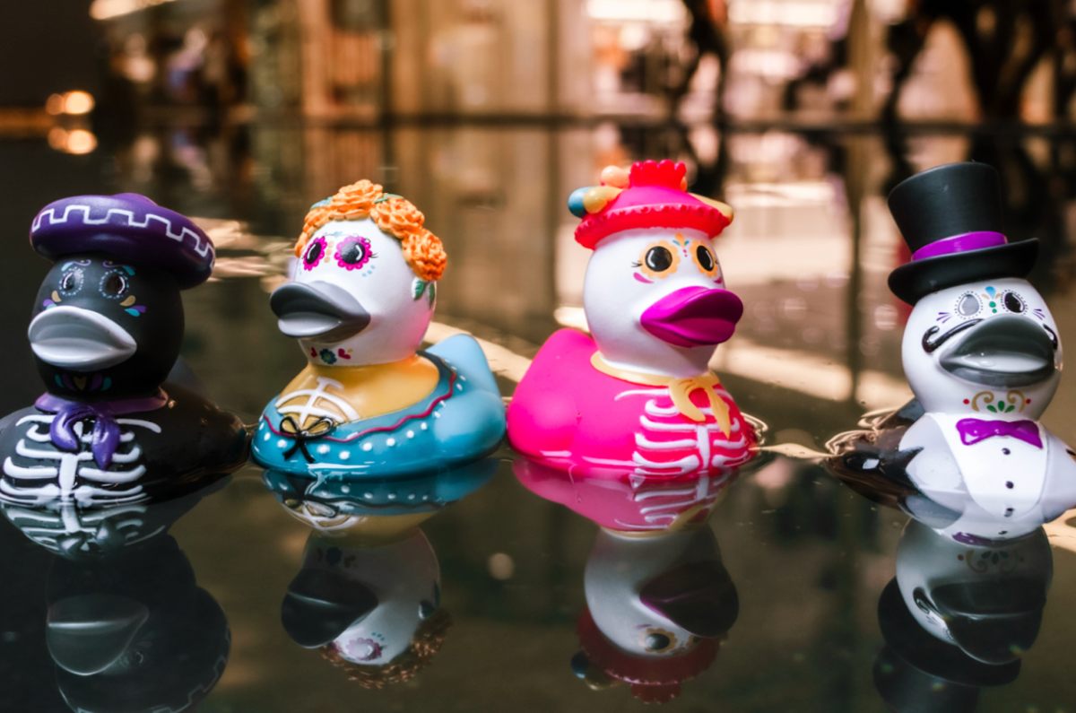 Los Patitos Catrinas invaden este Centro Comercial por Día de Muertos, conoce dónde