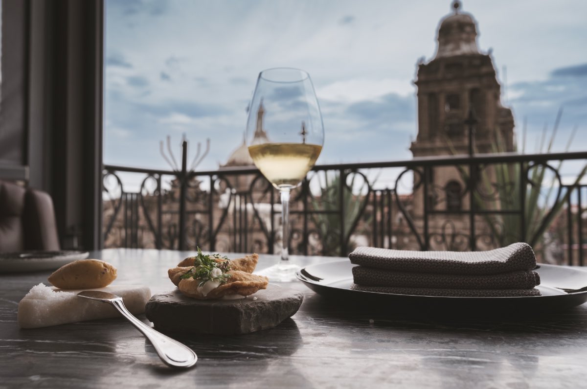 Cena bajo la luna: comida con Casa Luna y Balcón del Zócalo