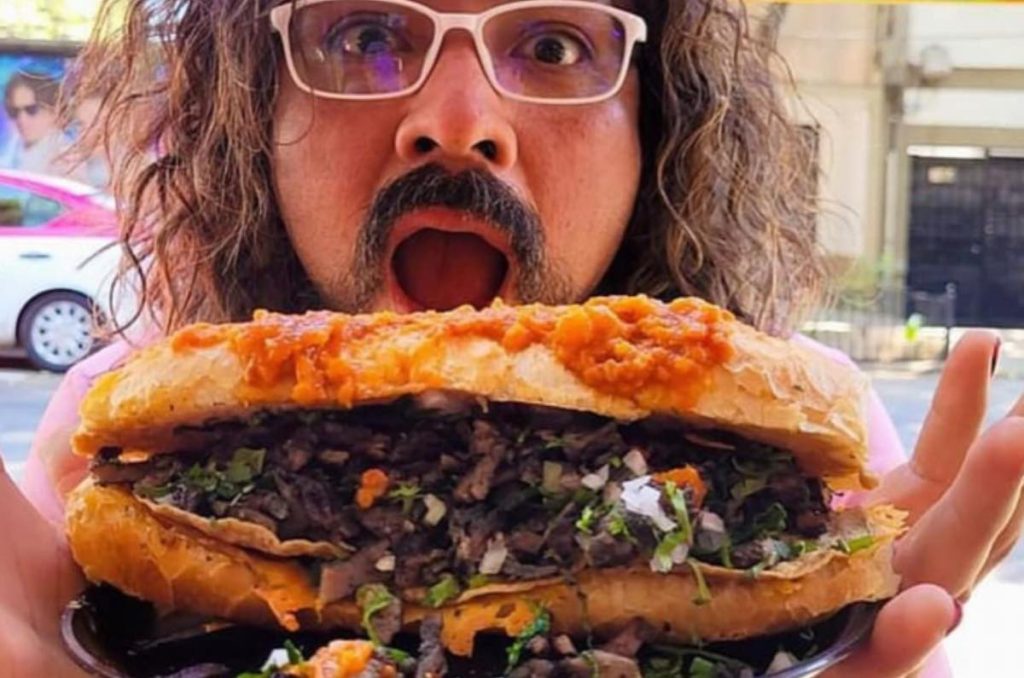 Torta rellena de volcanes con pastor negro