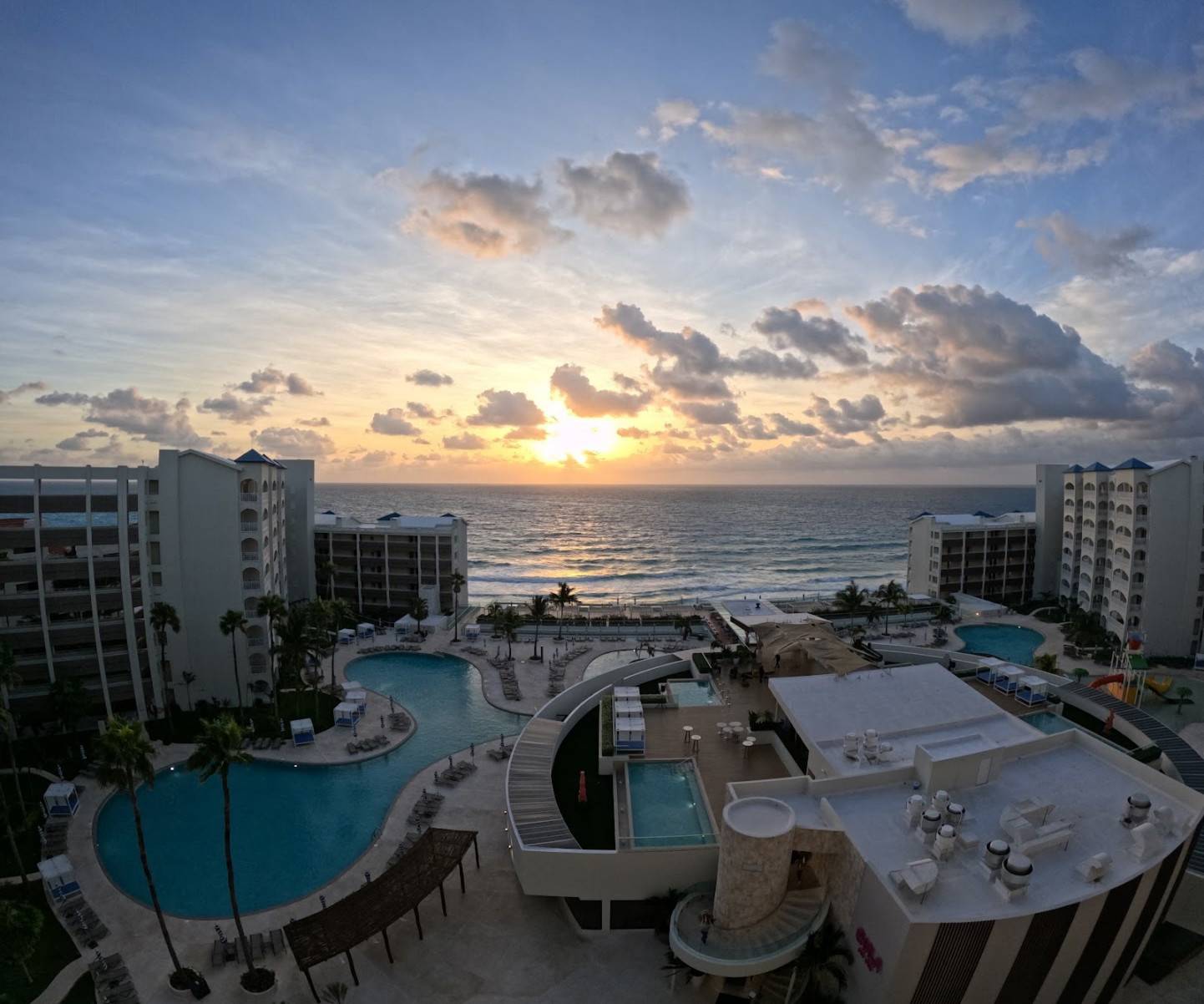Hilton Cancún Mar Caribe All-Inclusive Resort