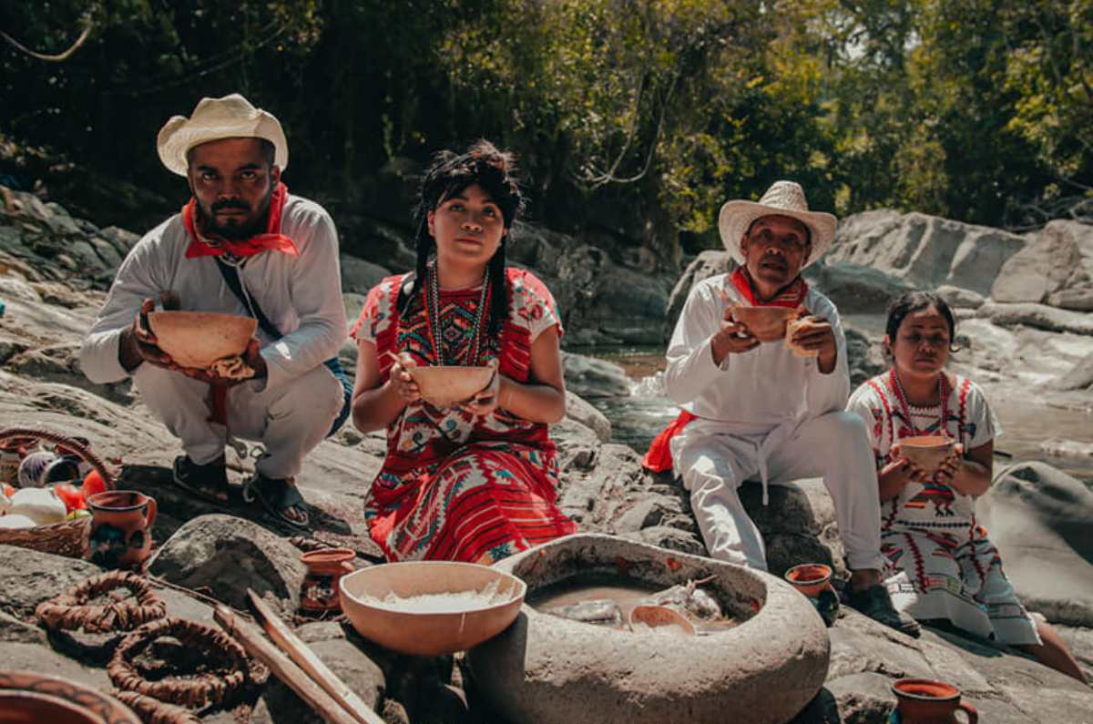 platillos-mexicanos-que-son-patrimonio-de-la-humanidad-caldo-de-piedra