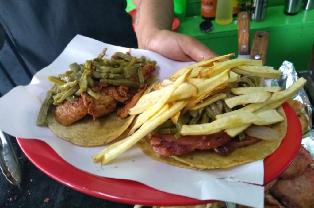 Tacos de medio kilo en CDMX- Tacos Los Mamados