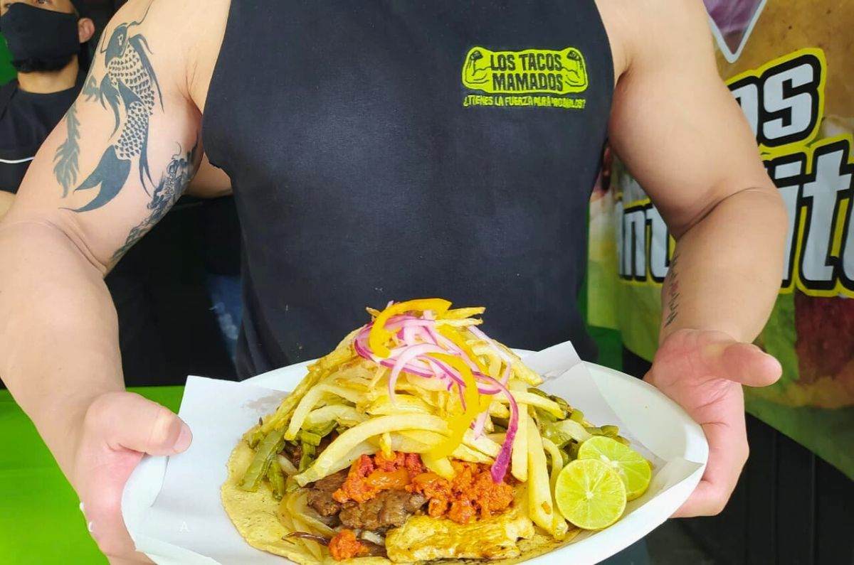 tacos-de-medio-kilo-en-cdmx-tacos-los-mamados