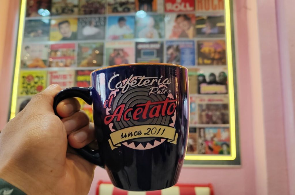 El Acetato, una cafetería retro para los amantes al rock and roll en CDMX