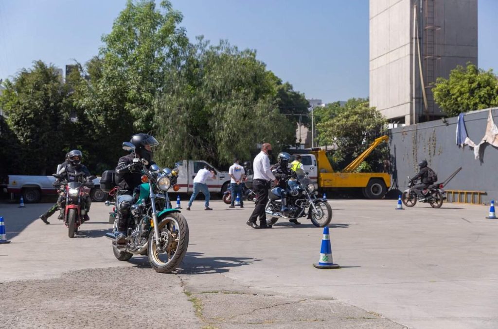 Semovi regalará cascos a motociclistas de CDMX