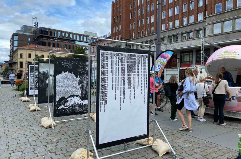 Pedro Reyes presentó en Nueva York la exposición Artist Against The Bomb 2