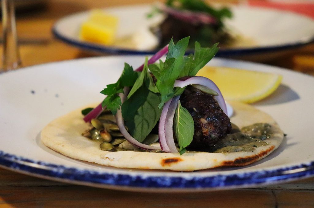 Taco de charales y Margarita de cempasúchil, lánzate a Alay Alay a conocer su menú 3