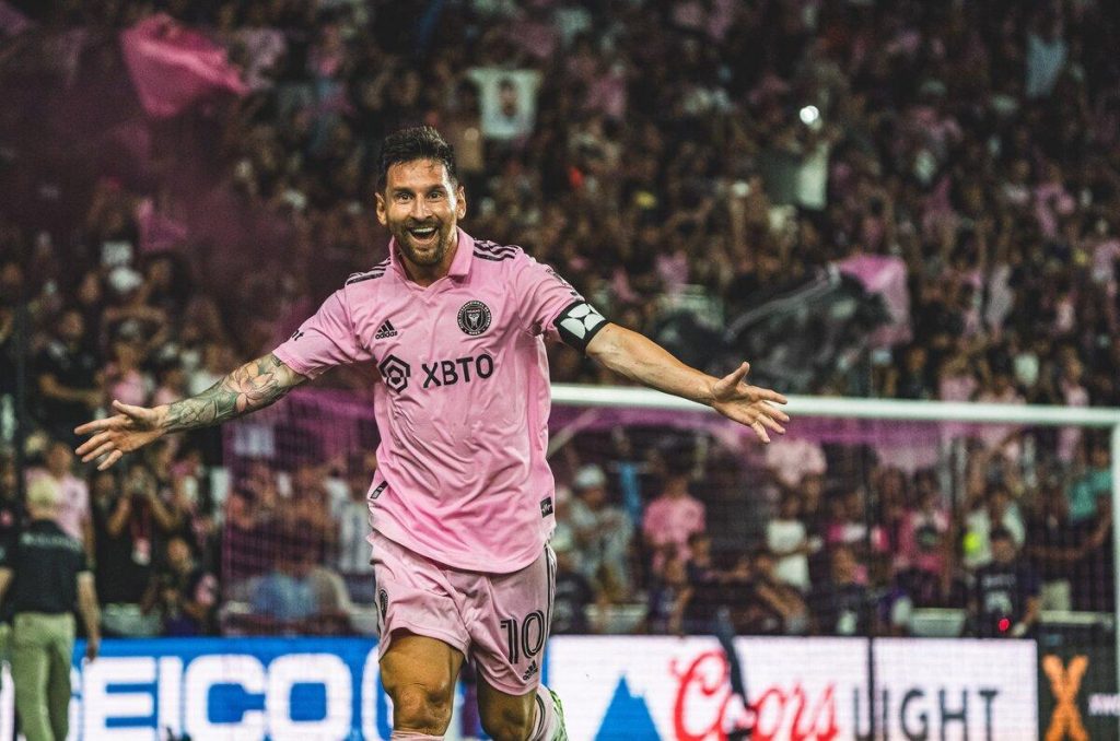 Messi jugará en el estadio Azteca