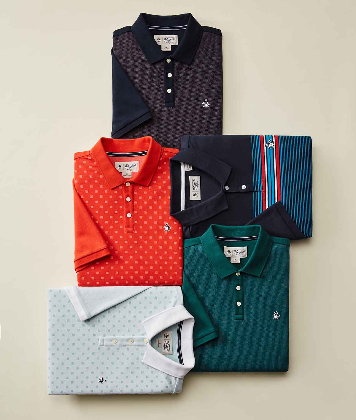 Original Penguin y sus regalos navideños: camisetas, pants y chamarras 1